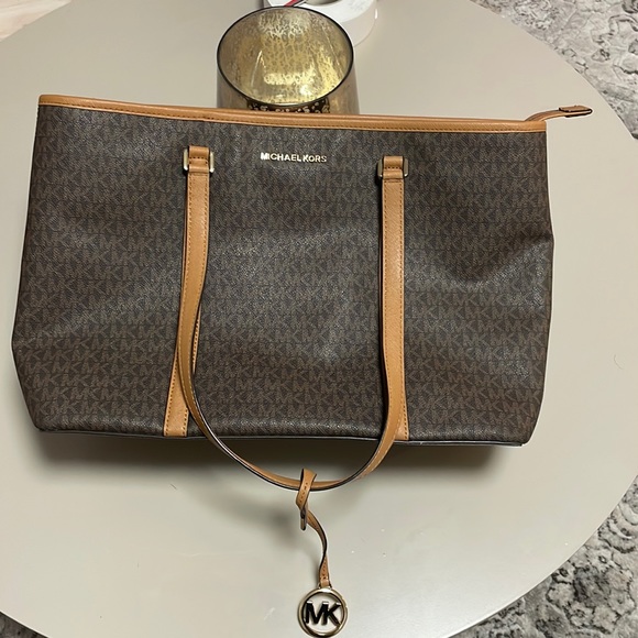 Michael Kors Logo Top-Zip Tote Bag - Picture 2 of 4